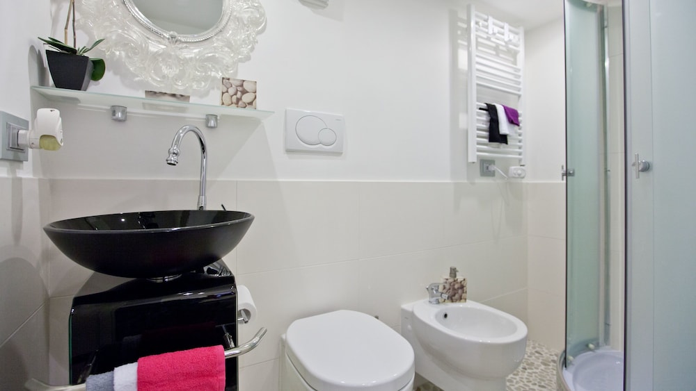 Rental In Rome Colour Colosseum Loft