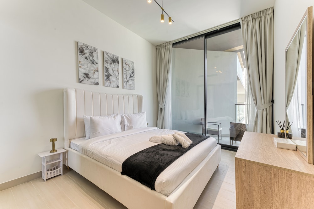PVH - Vibrant 1BR in Binghatti Amber