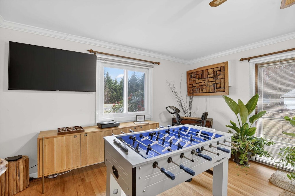 Elegant Home With Game Room Near Bwi 3 Bedroom Home