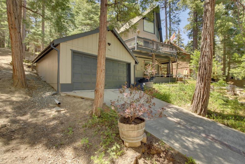 Lake Access, Fire Pit & Deck: Lake Arrowhead Cabin view 5