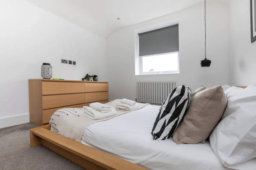 Bright & Stylish 2BD Flat - Brockley