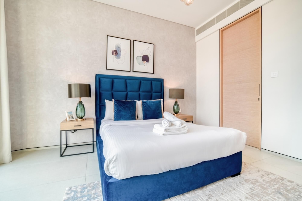 Classy Address JBR 3BR w Balcony and Beach Access