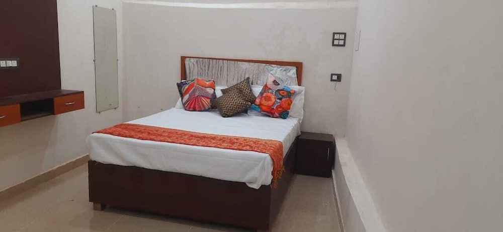Rudraksha Kashi Inn By GRB