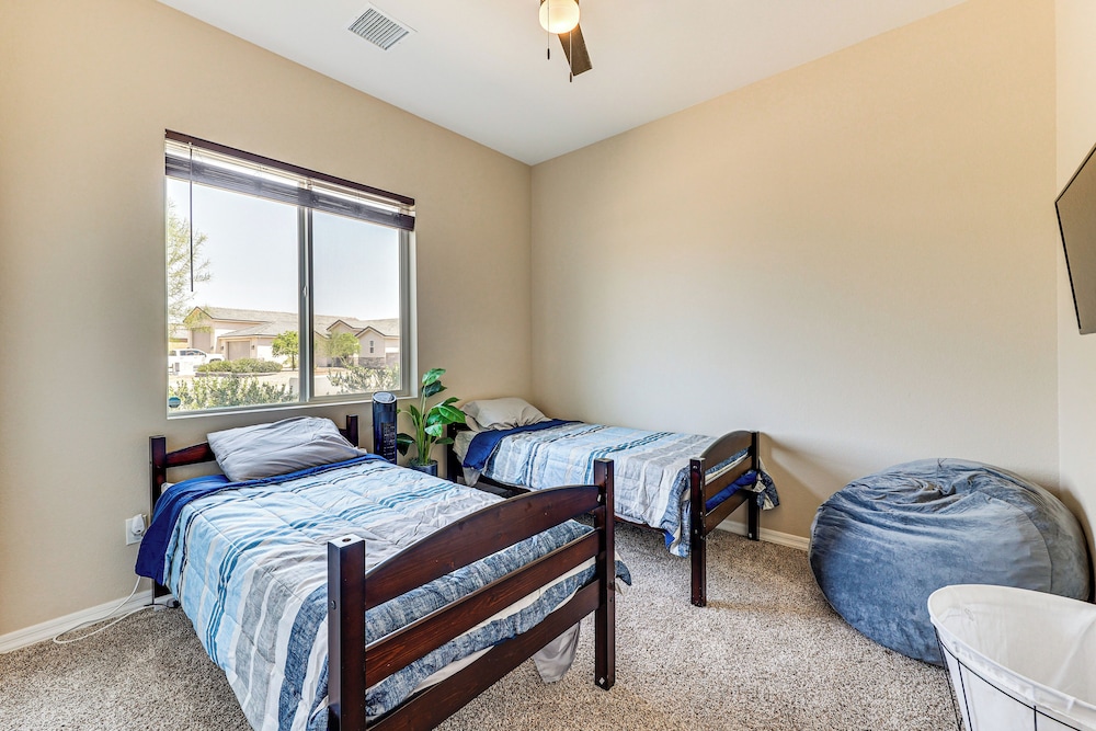 3 Mi to Colorado River: New-build Family Home!
