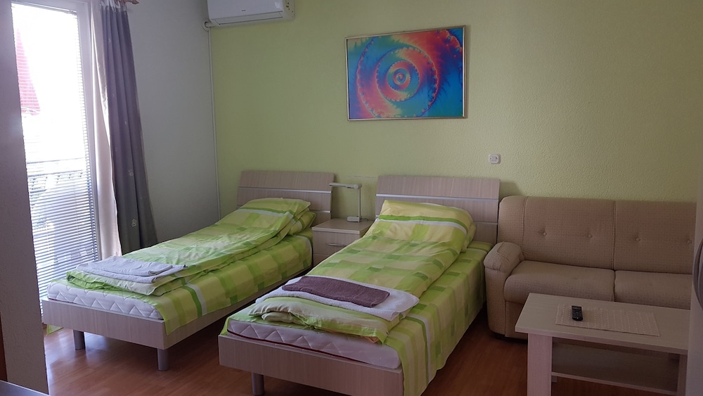 Photo 11