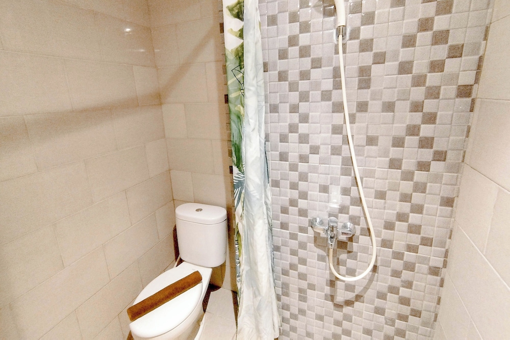 Minimalist Studio Conecting To Mall At Anderson Supermall Mansion Apartment