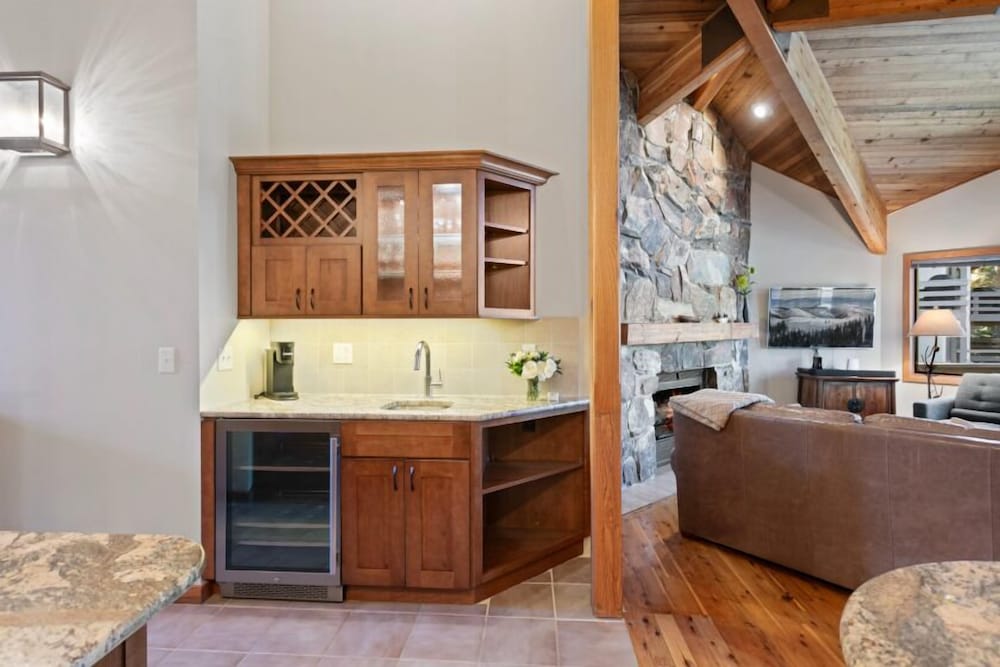6 - Three Bedroom Ontario Lodge 3 Condo