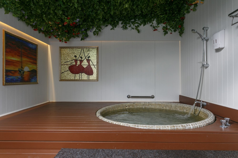 Taupo Thermal Motel & Spa - Adults Only