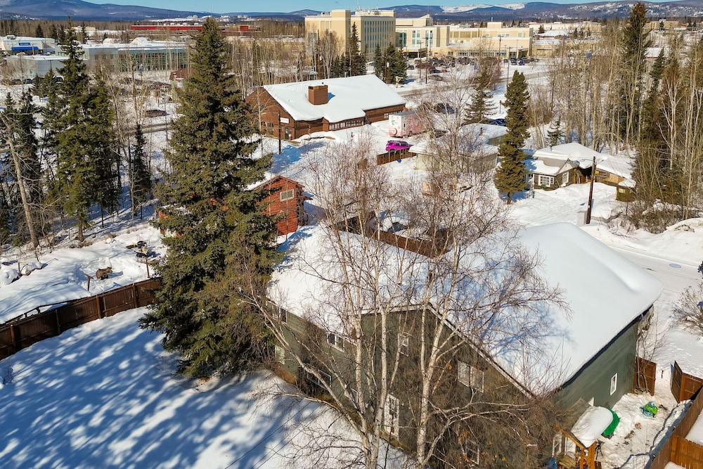2 Mi to Dtwn & Pioneer Park: Fairbanks Studio! view 4