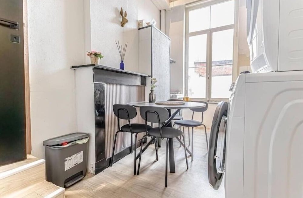 Comfy 5BR Apartment in Heart of Ghent