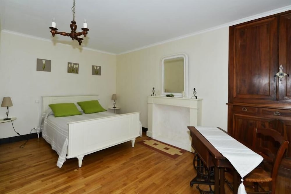 Chambre d'hotes Lou Caussinhol view 2