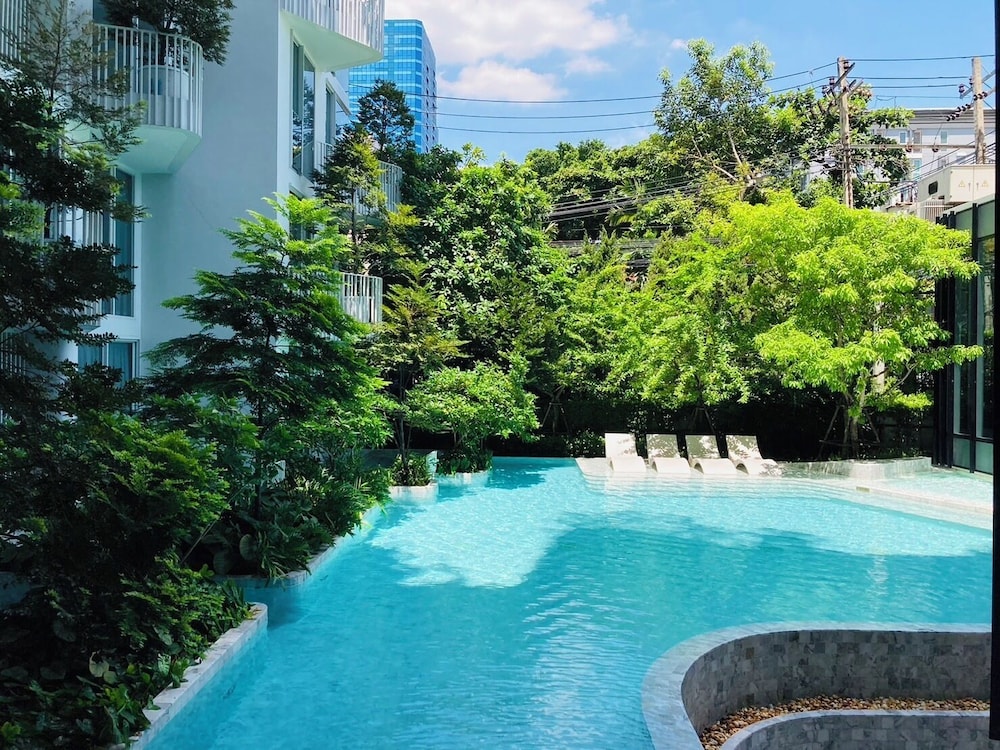 Chewathai Thong Lor Private Condo