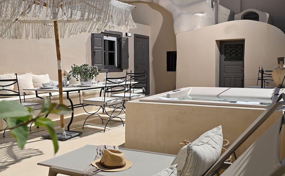 OIA Unique Homes by K&K