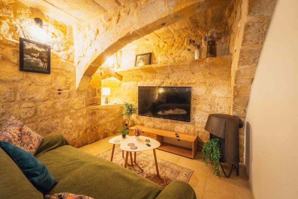 Traditional 500 Year old Gozitan Townhouse