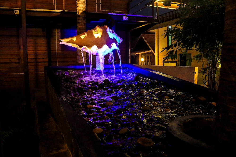 18 Degrees Beach Resort