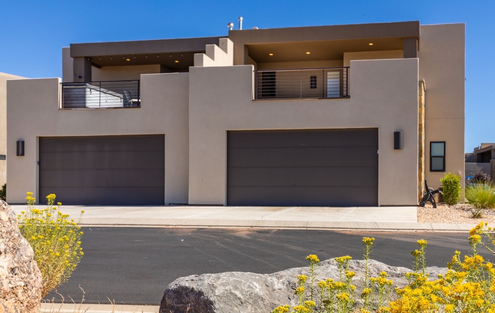 Grand Coral Estate 6 Bedroom Townhouse