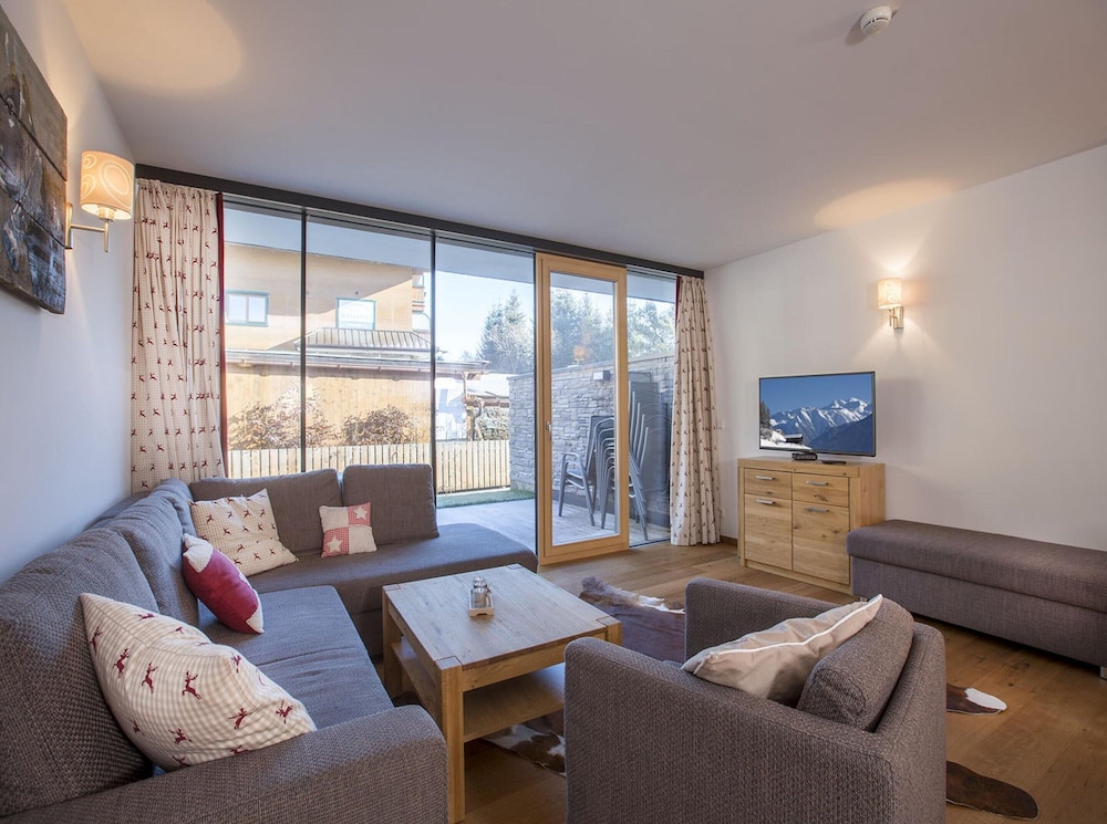 Apartment in Neukirchen by Ski Lift & Wellness