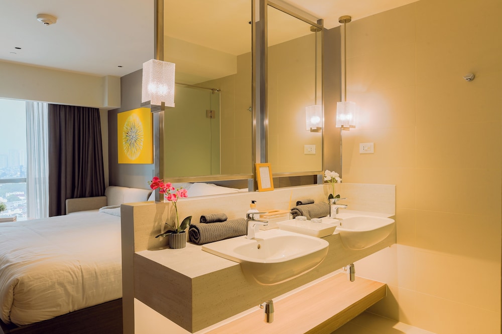 Hotel Residences at Acqua