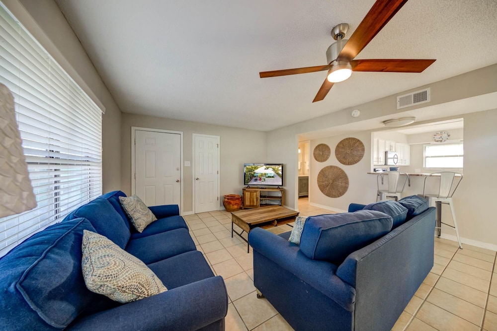 Peaceful Condo in Gulf Shores With Outdoor Pool view 4