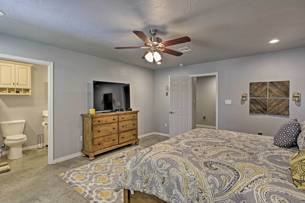 Walk to Lake Texoma! Modern Retreat w/ Game Room