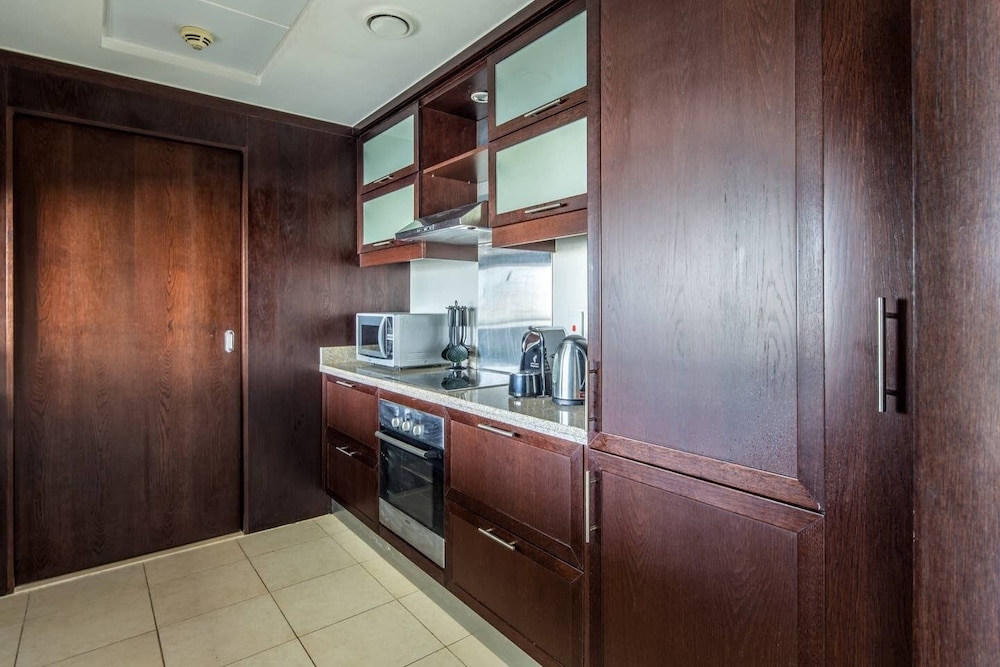 Lavish 2BR With Picturesque Burj Khalifa Views!