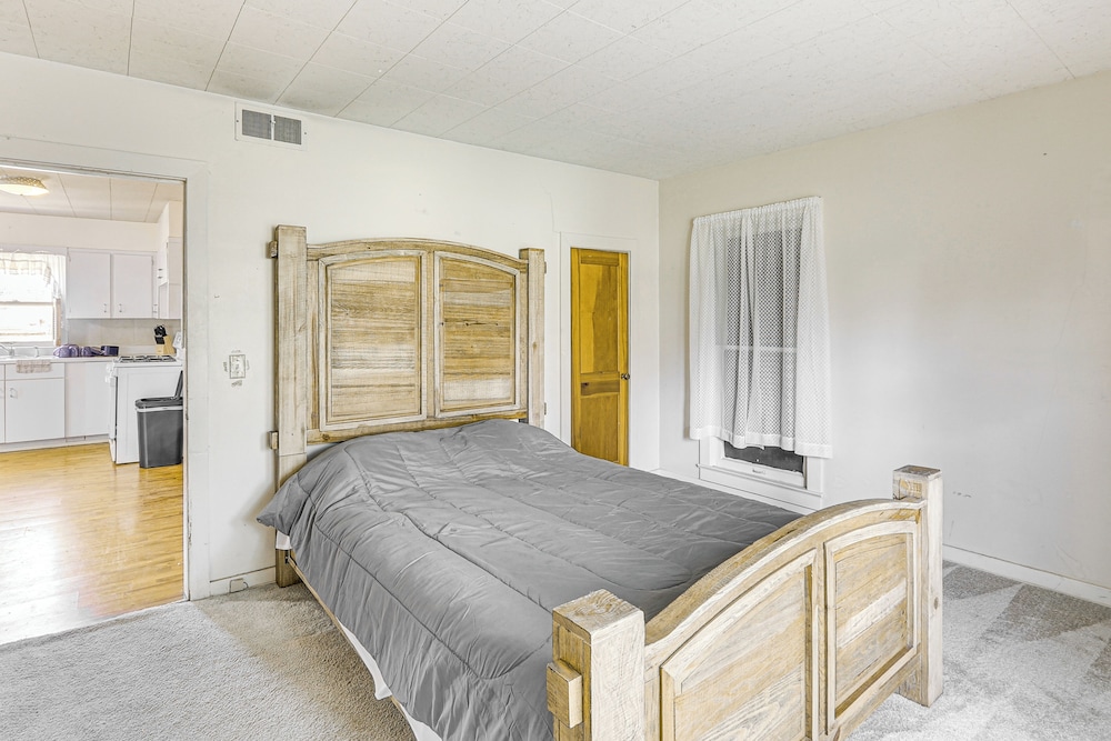 Sterling Home w/ Patio & Grill: 1 Mi to College! view 5