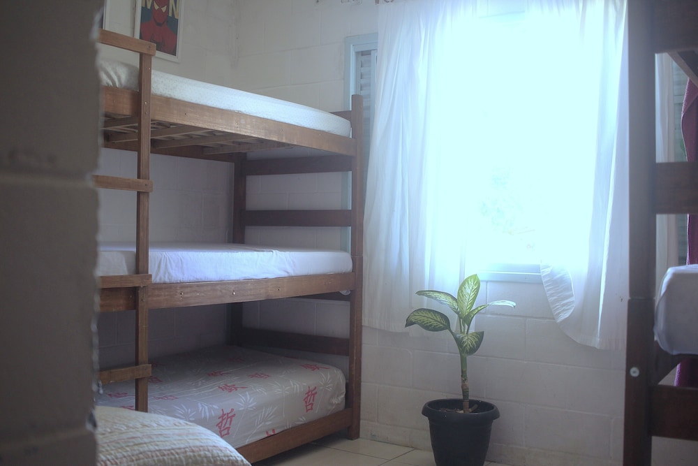 Off Ocean Hostel