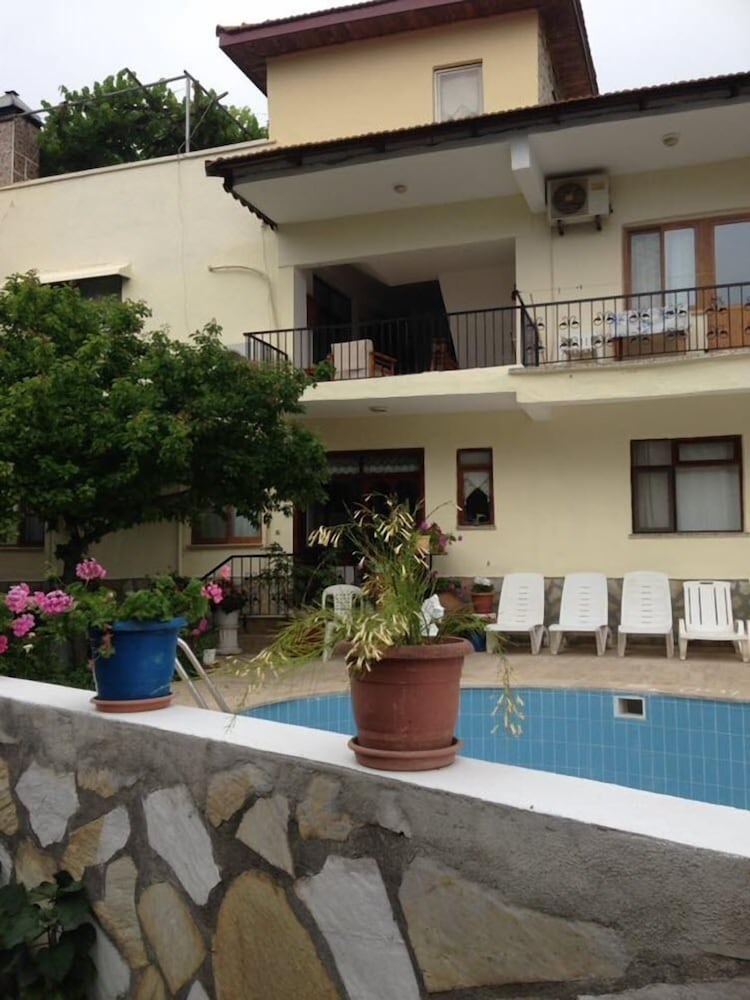 Kristal Motel
