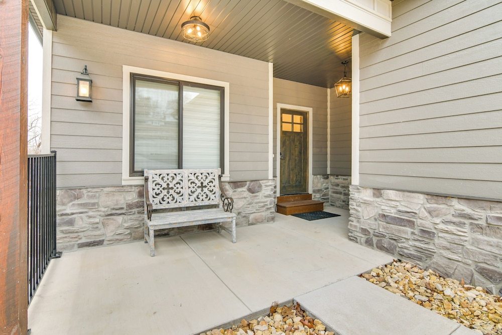 Fireplace + Lake Access: Waterfront Branson Escape