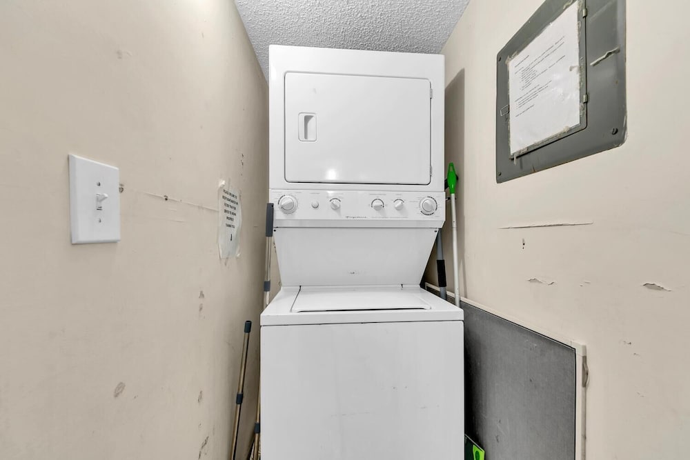 Regency Towers 1212