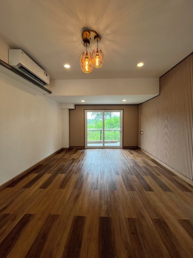 Hill Bay Suites