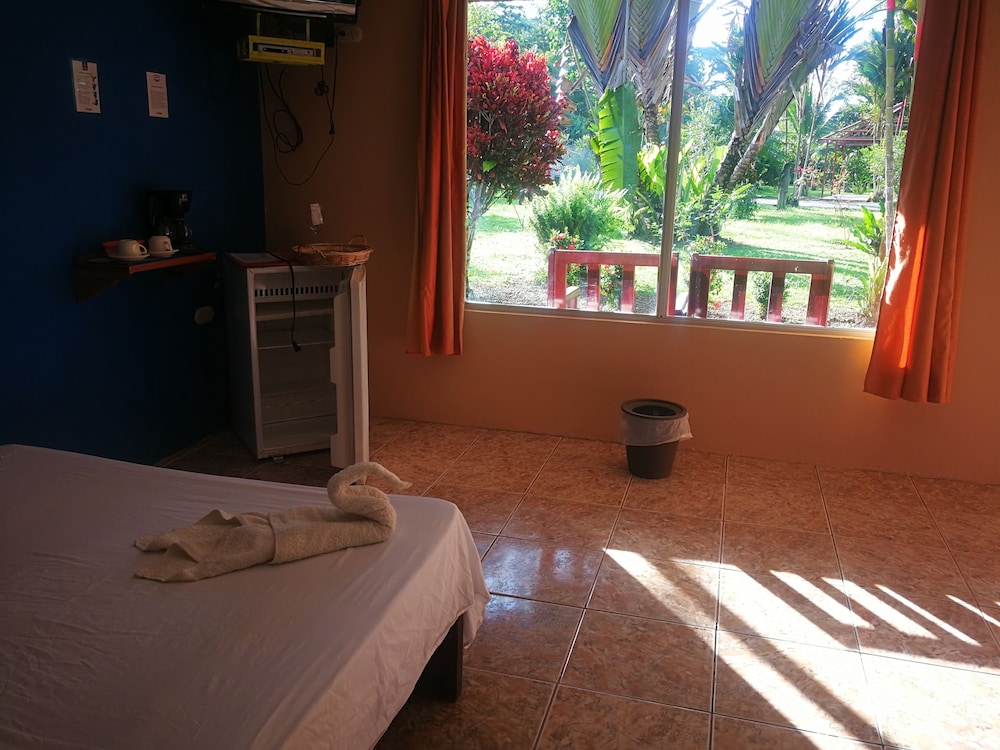 Costa Azul Lodge