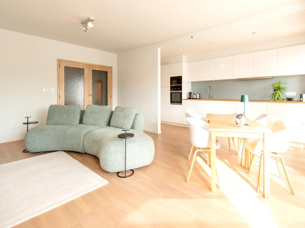 Apartment With a View of the Marina
