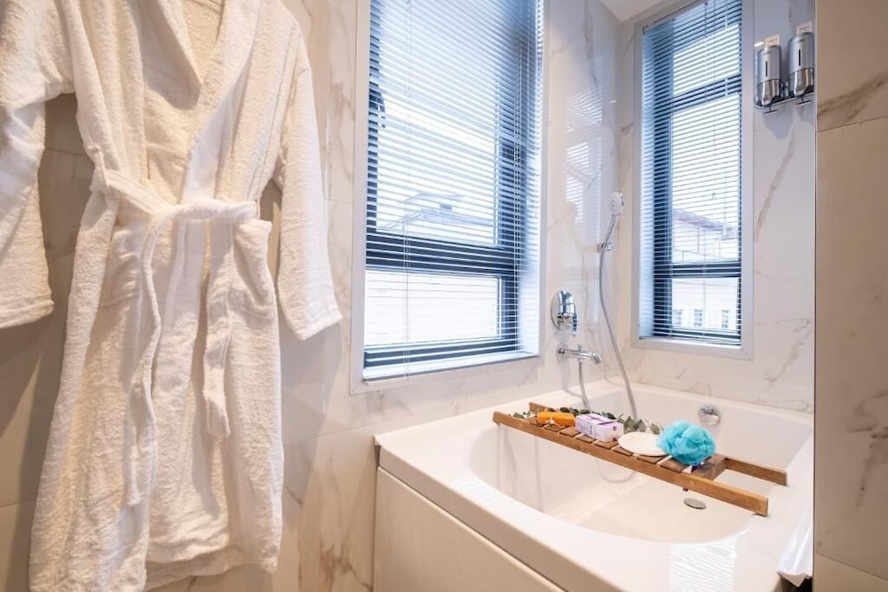 The Platine Plus Süiti - Image 21