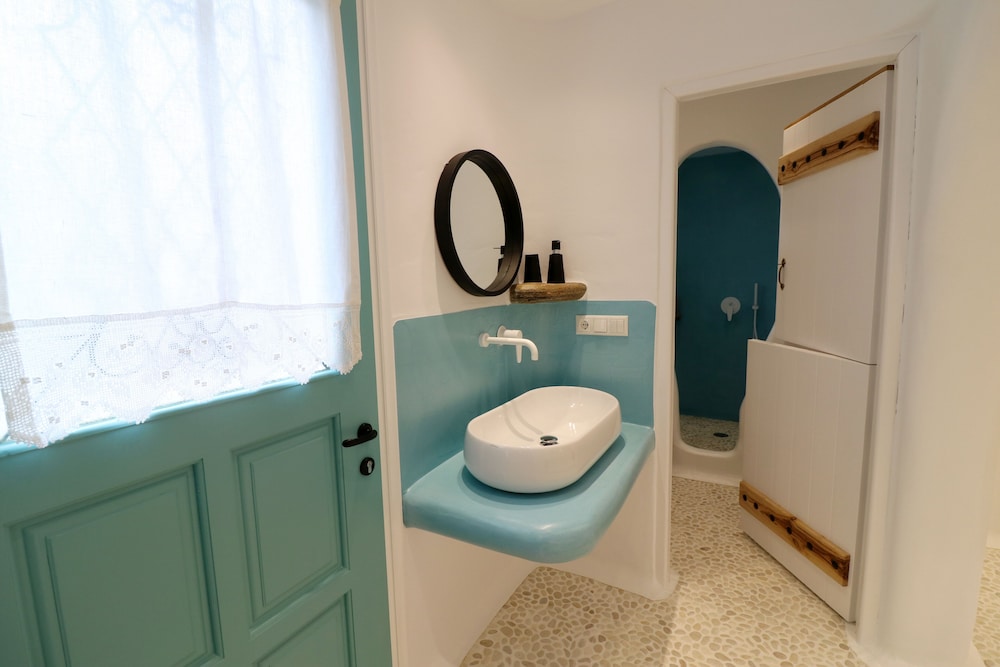 Cave Suites