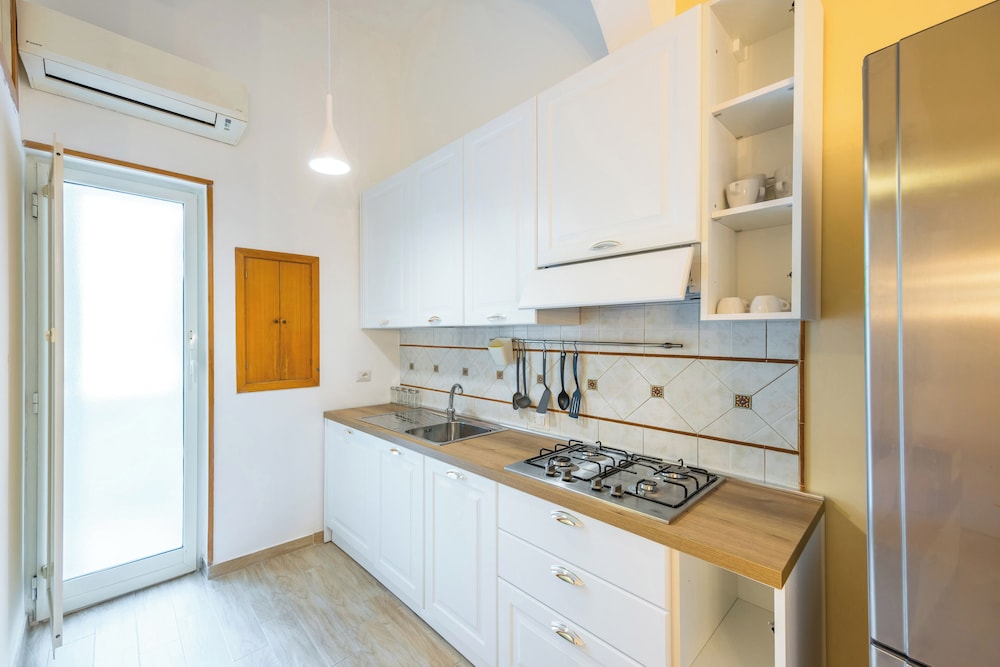 Smooth Vibes at Chiaia by Napoliapartments