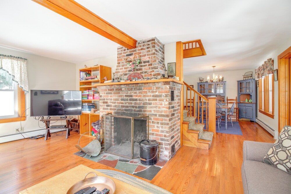 Swim, Ski & Sip: Lakefront Retreat in Plymouth