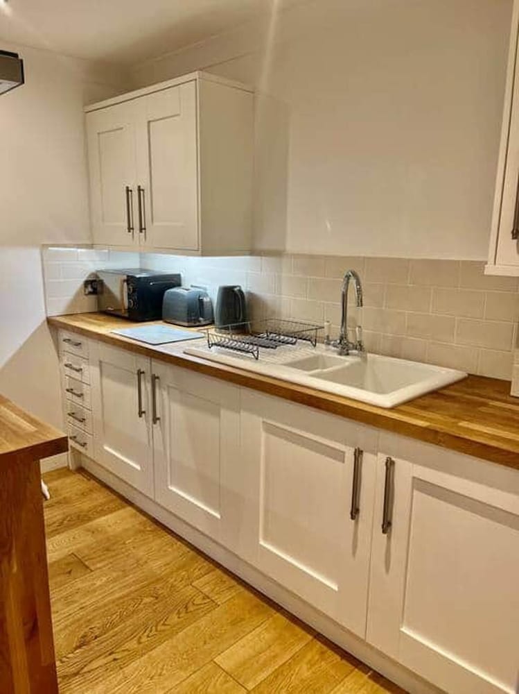 Charming 1-bed Apartment in Banbury view 4
