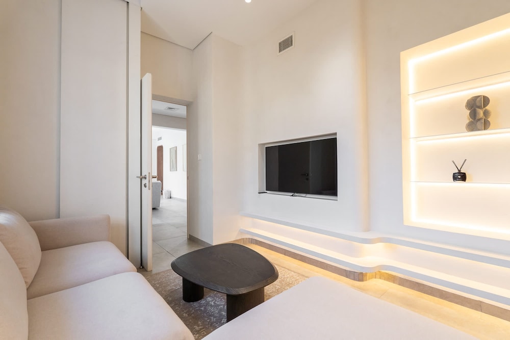 Luxury 4BR Villa-al Reem 3-perfect Family Getaway