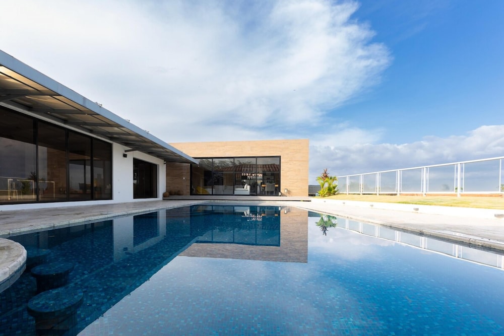 The Wow House by Acomodo