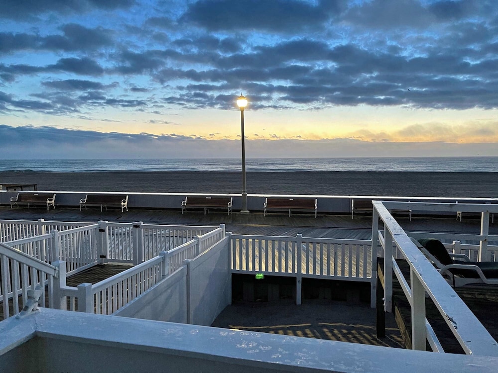 OCHG SeaFoam Ocean Front7 view 5