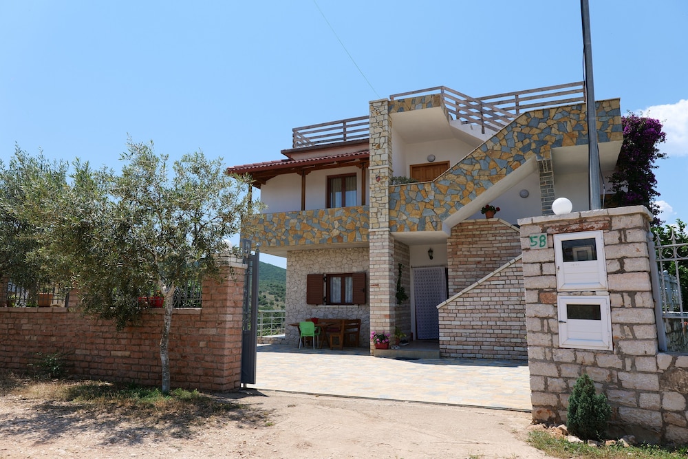 Pellumb Apartments