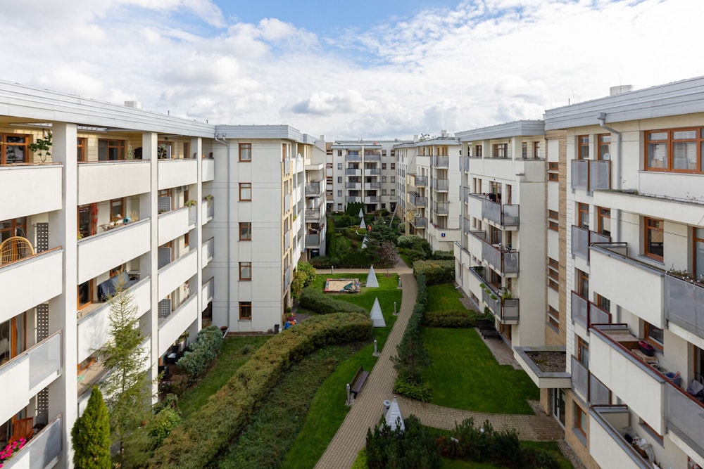 Apartment Aleja Wilanowska by Renters view 2