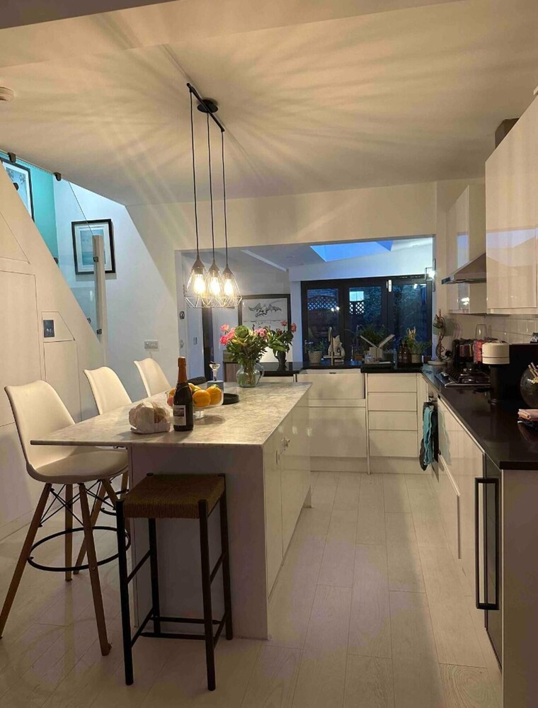 Townhouse by Notting Hill - Sleeps5/petsok/tv/wifi