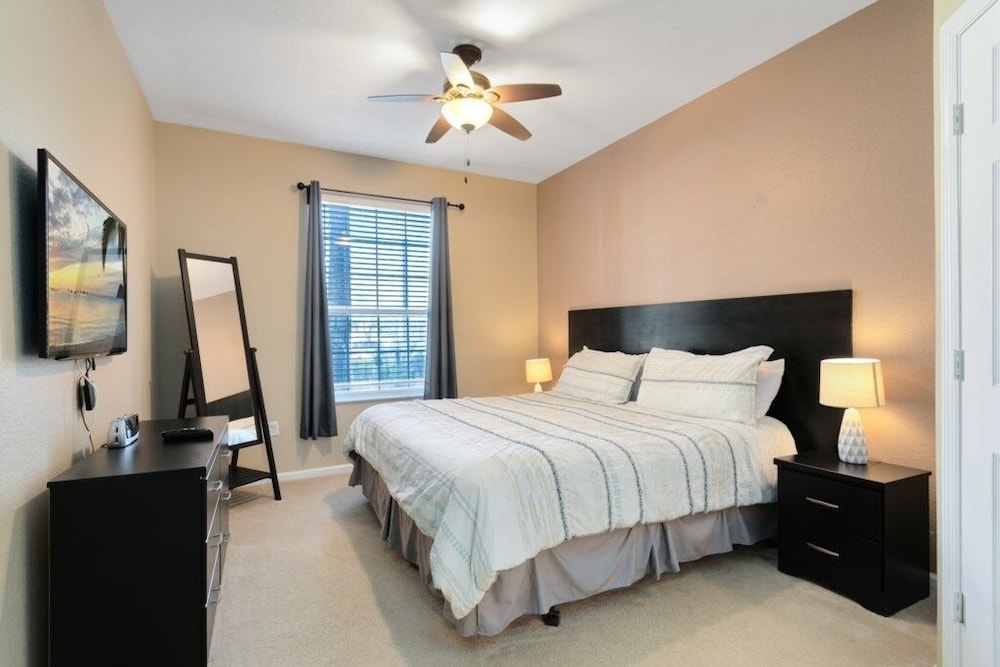 Beautiful 3 Bed Condo In Windsor Hills 3 Bedroom Condo by Redawning - Image 5