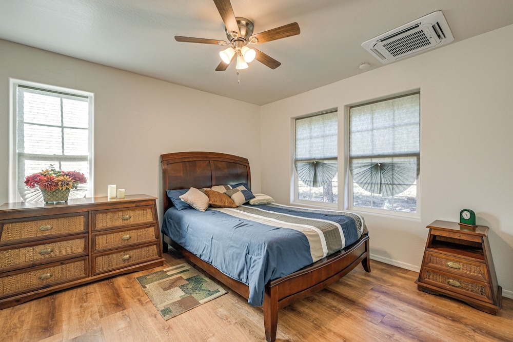 Pet-friendly Blue Ridge Cabin: Wraparound Deck!