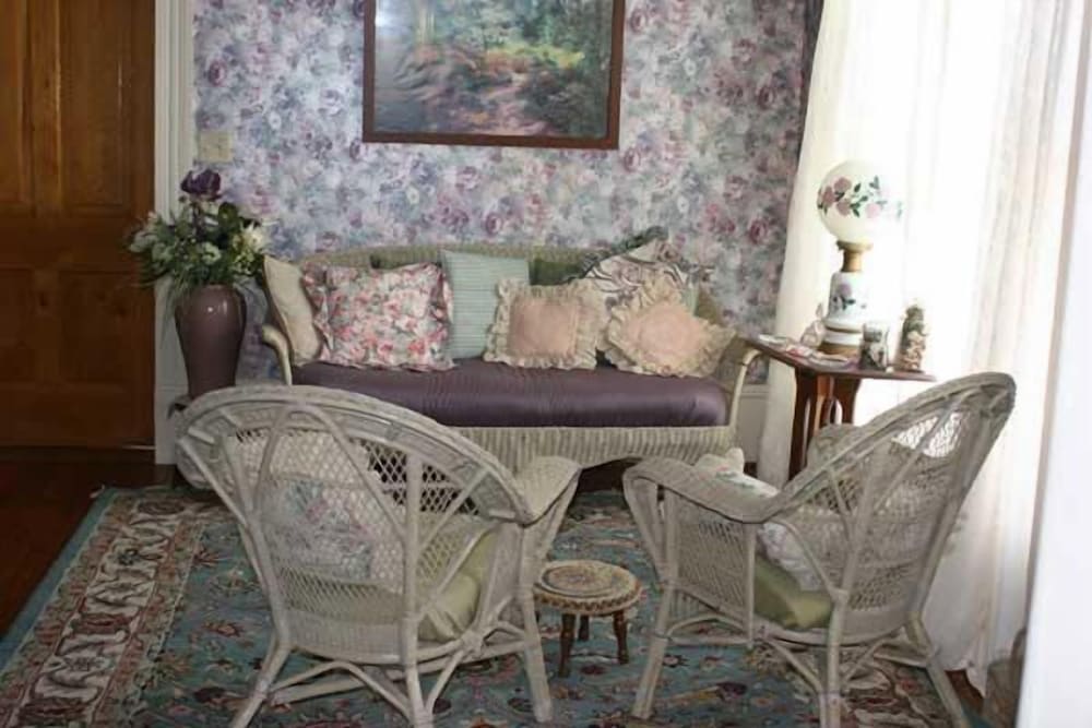 Angel Rose Bed & Breakfast