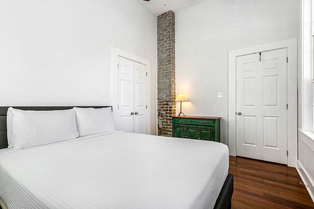 Spacious 5 Bedroom Near Magazine St & Uptown, photo 15
