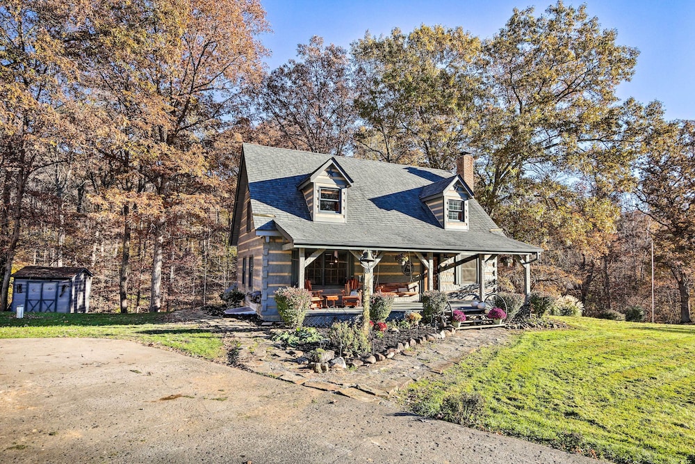 Luxe Dog-friendly Cabin w/ Hot Tub & Game Room view 5
