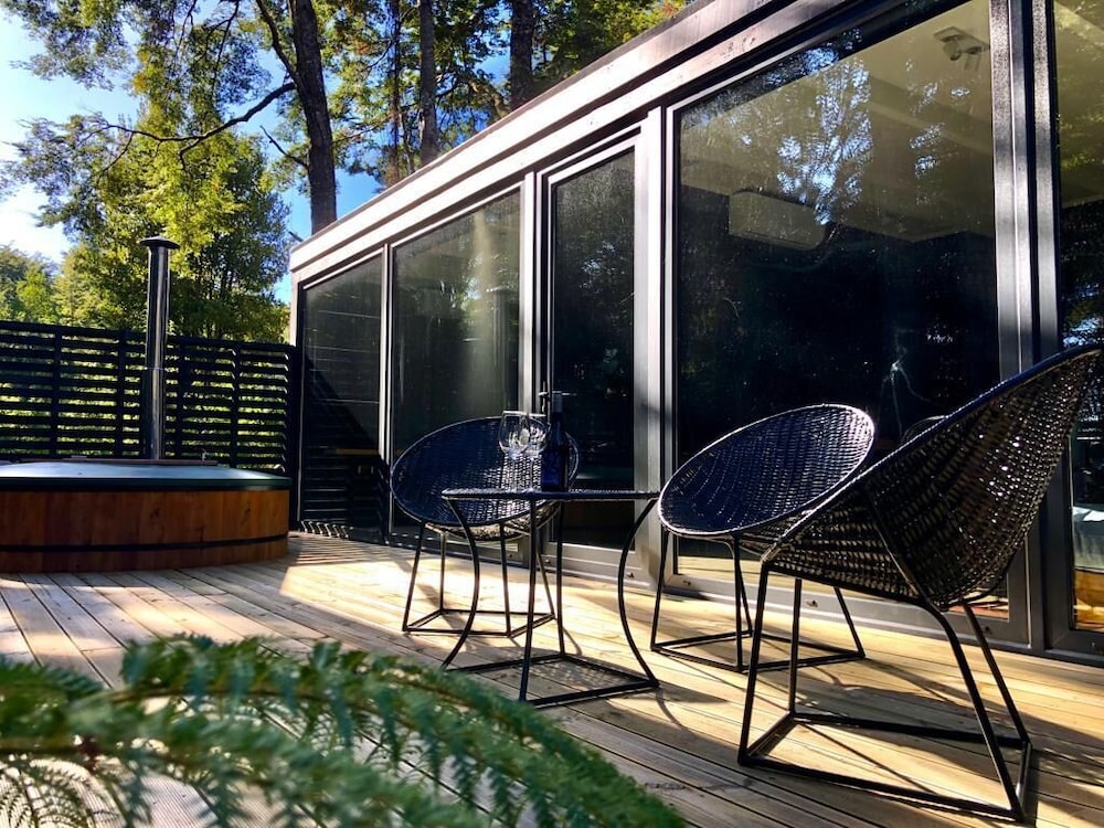 Calma Cabins